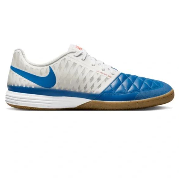 Nike gato poshmark hot sale